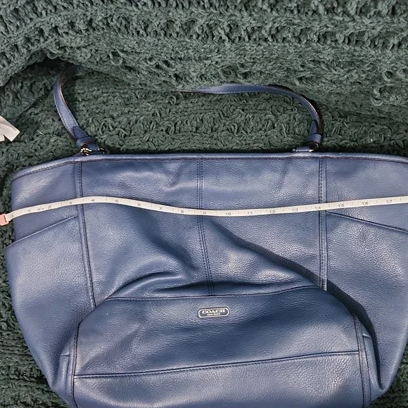 Coach Park Carrie Blue Leather Shoulderbag - Picture 14 of 15
